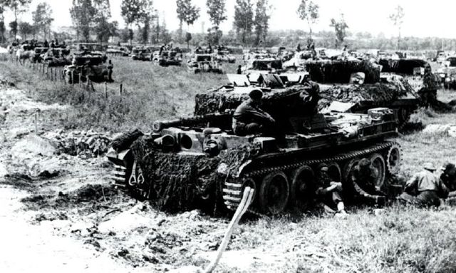 Tanques Cromwell y cazacarros M10 del 22º Brigada de Tanques en las proximidades del río Orne. Julio 1944