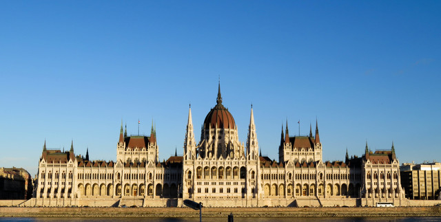 Budapest con amigos - Blogs of Hungary - Jueves dia 12. Toma de contacto y Parlamento (1)