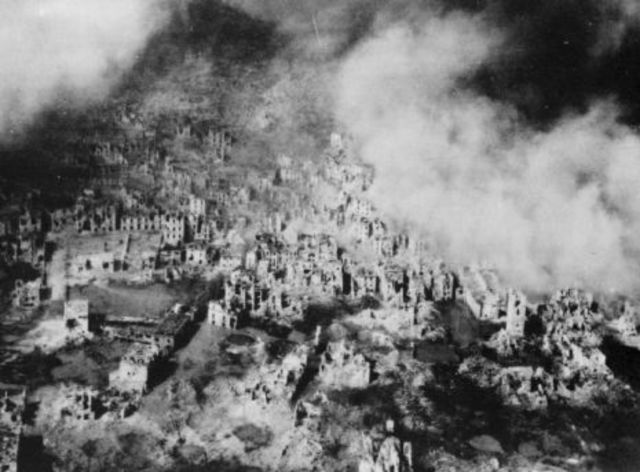 Devastación causada en Cassino por los bombardeos y la propia batalla