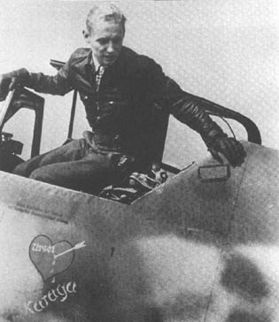 Erich Hartmann saliendo de la cabina de su Messerschmitt Bf 109