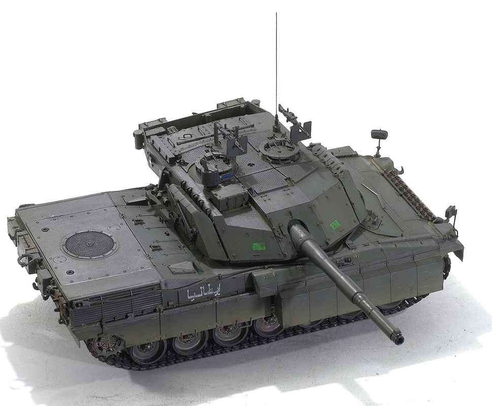 С1 Ariete with uparmored Trumpeter 1/35 Image