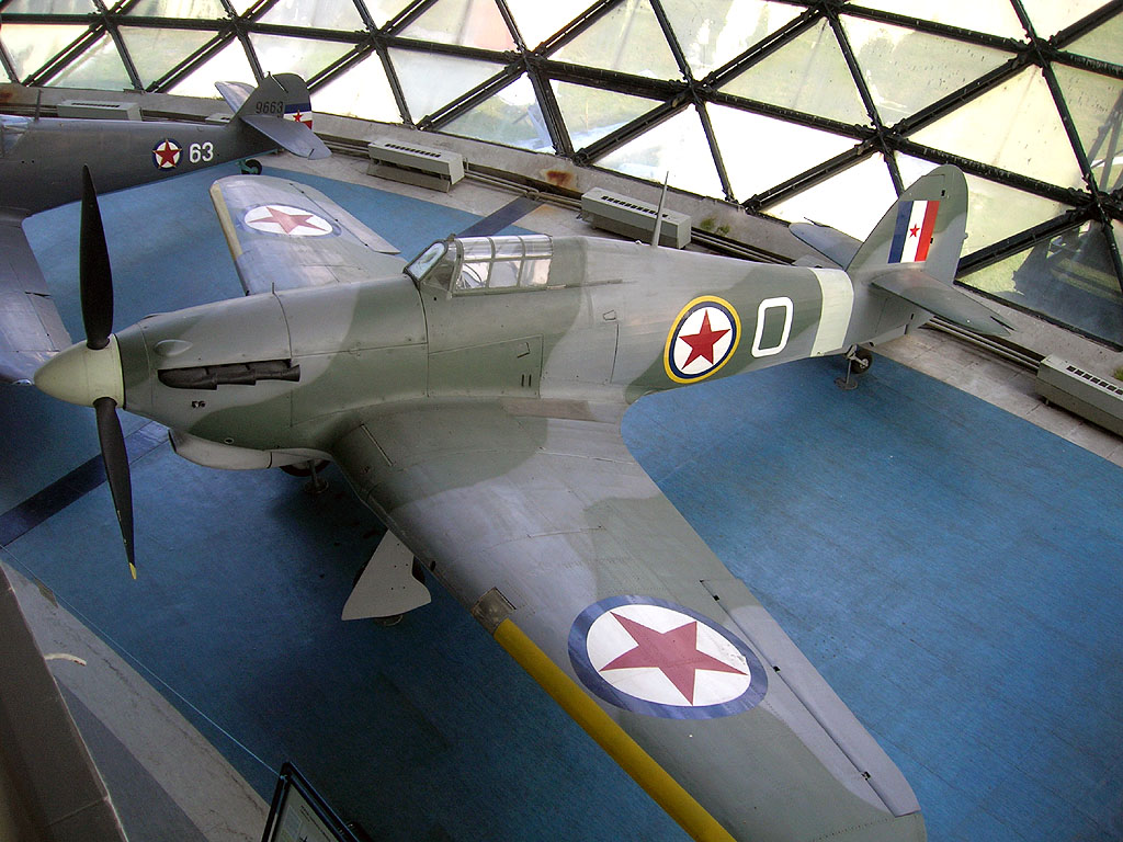 Hawker Hurricane Mk IV RP, Nº de Serie LD975. Conservado en el Yugoslav Aeronautical Museum en Belgrado, Serbia