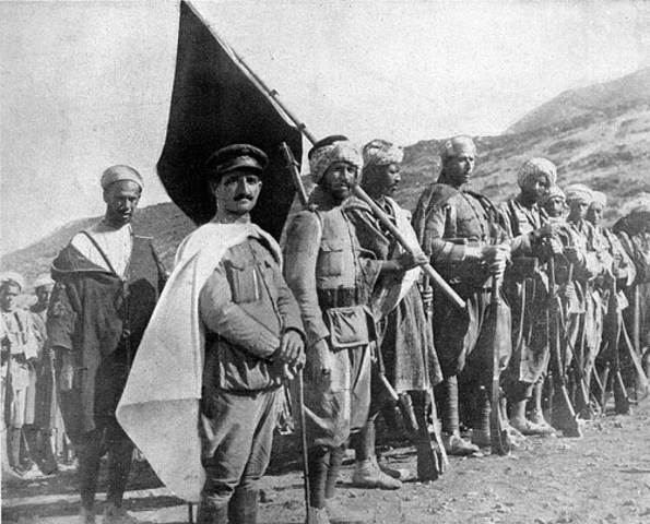 Con capa blanca, en Marruecos 1924