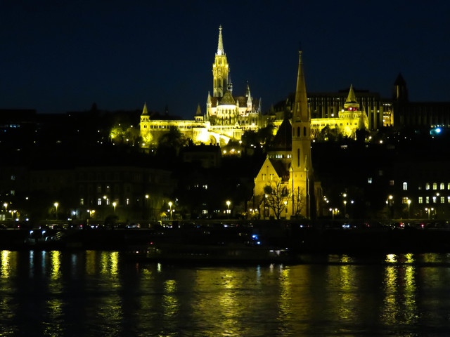Budapest con amigos - Blogs of Hungary - Jueves dia 12. Toma de contacto y Parlamento (6)
