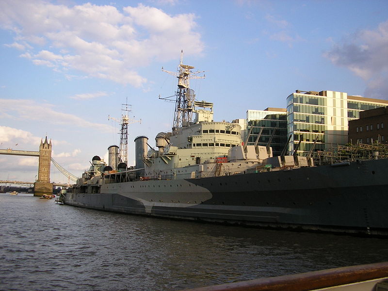 HMS Belfast conservado en Londres en el Museo Imperial de la Guerra, en la orilla derecha del Támesis aguas arriba del Puente de la Torre