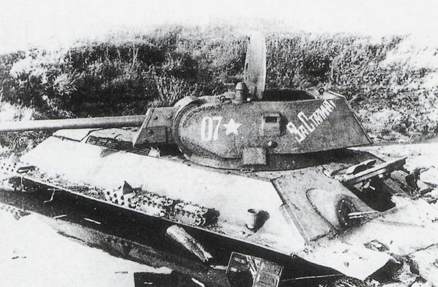 Modelo de producción de 1941-1942 puesto fuera de combate durante la ofensiva alemana del verano de 1942