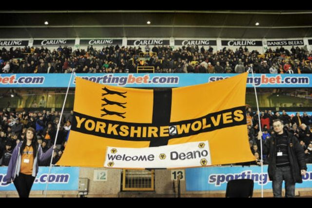 12_Wolves_-_Blackburn_-_Yorkshire_Wolves_flag_-_11_01_2013.png