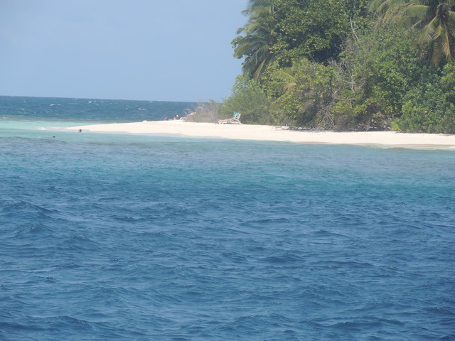 12 días en Sri Lanka y Maldivas. De los campos de té a los baños con tiburones - Blogs de Sri Lanka - 5 días en Maldivas disfrutando del sol y la playa... y de la intensa lluvia (5)