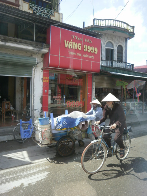 Vietnam y Angkor: 25 días a nuestro aire (Actualizado con fotos!!!) - Blogs de Vietnam - Etapa 1: Hanoi y Pagoda del Perfume (5)