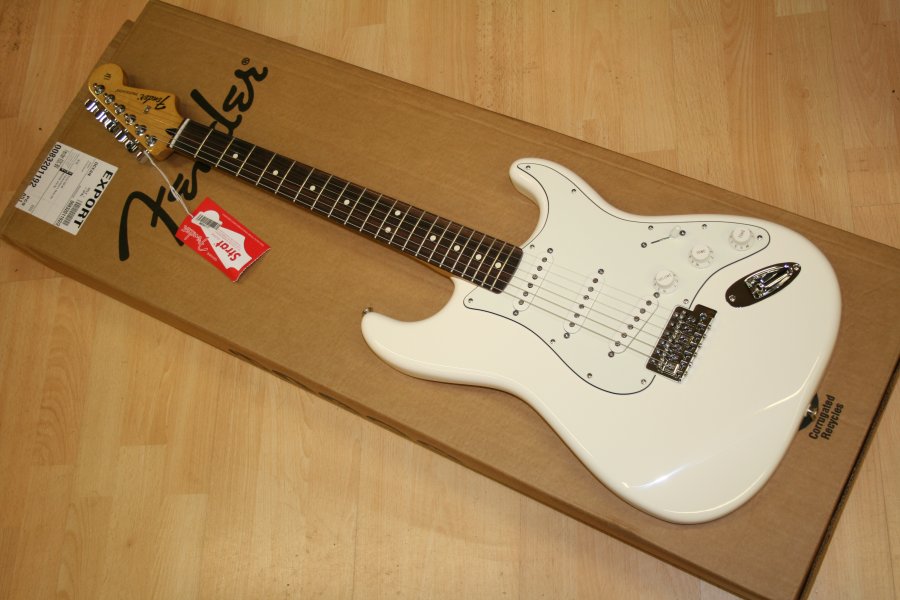 Fender arctic white