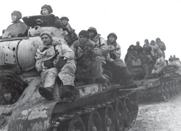 Enero de 1944. Infantería soviética sobre tanques T-34 durante la ofensiva para liberar Leningrado del cerco alemán